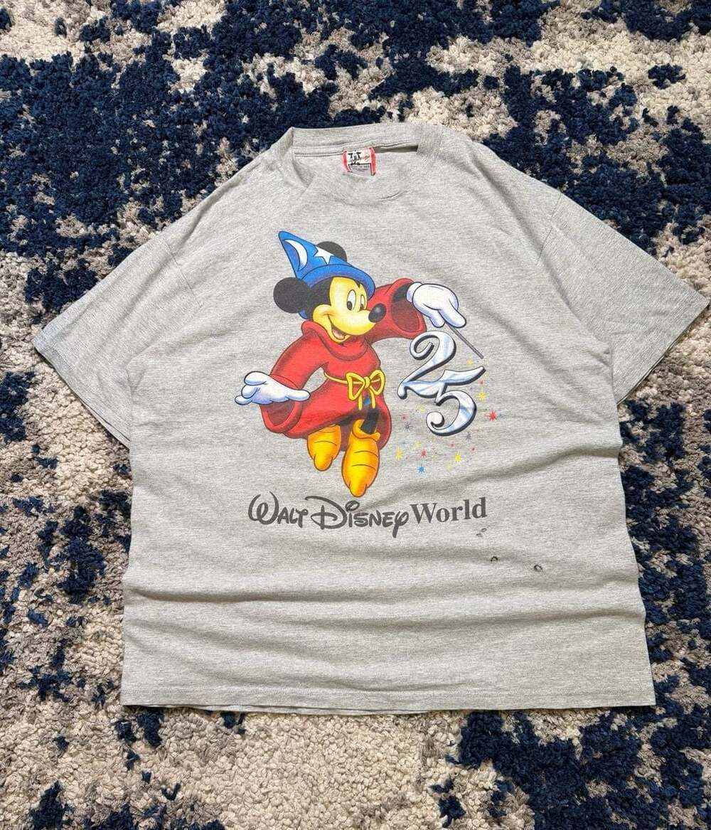 Vintage 1996 Walt Disney World 25th Anniversary Sorcerer Mickey Graphic T-Shirt